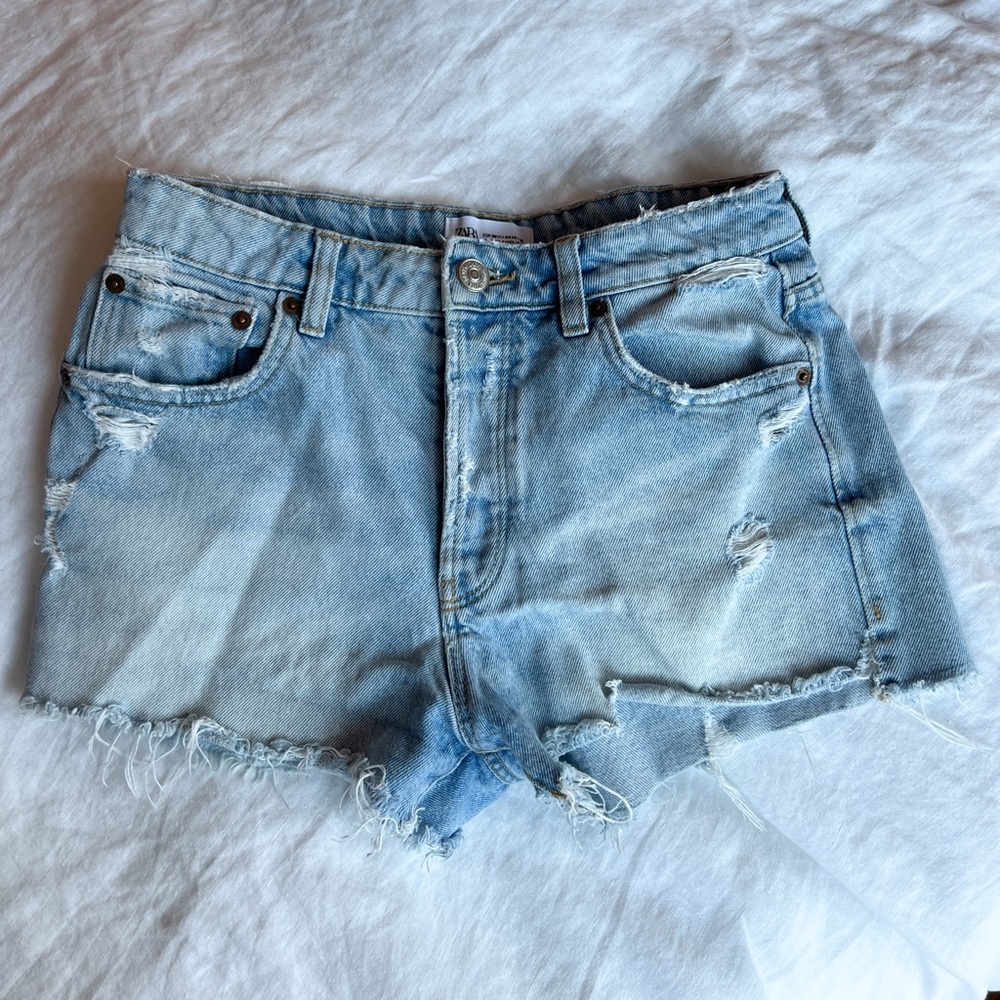 ZARA high rise jean shorts size 4